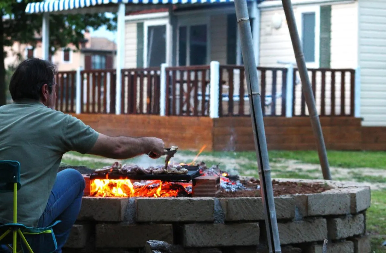Del Falco Agricamp-12 Kilometers To Garda Lake And Verona Bussolengo Camping